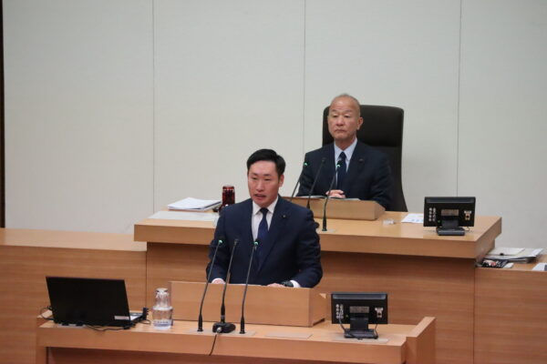 令和7年12月定例会　本会議（一般質問、議案の委員会付託）
